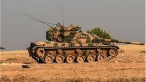 Tận mắt thấy đo&#224;n xe tăng Thổ Nhĩ Kỳ lũ lượt đổ bộ v&#224;o Syria